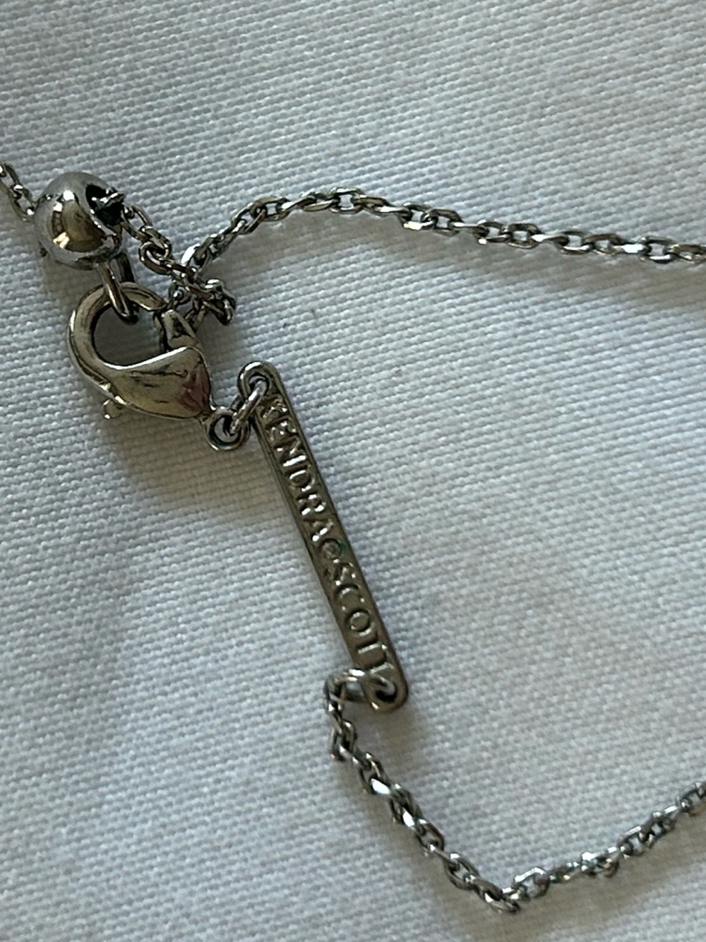 Kendra Scott Grayson Crystal SILVER  necklace - Picture 6 of 6